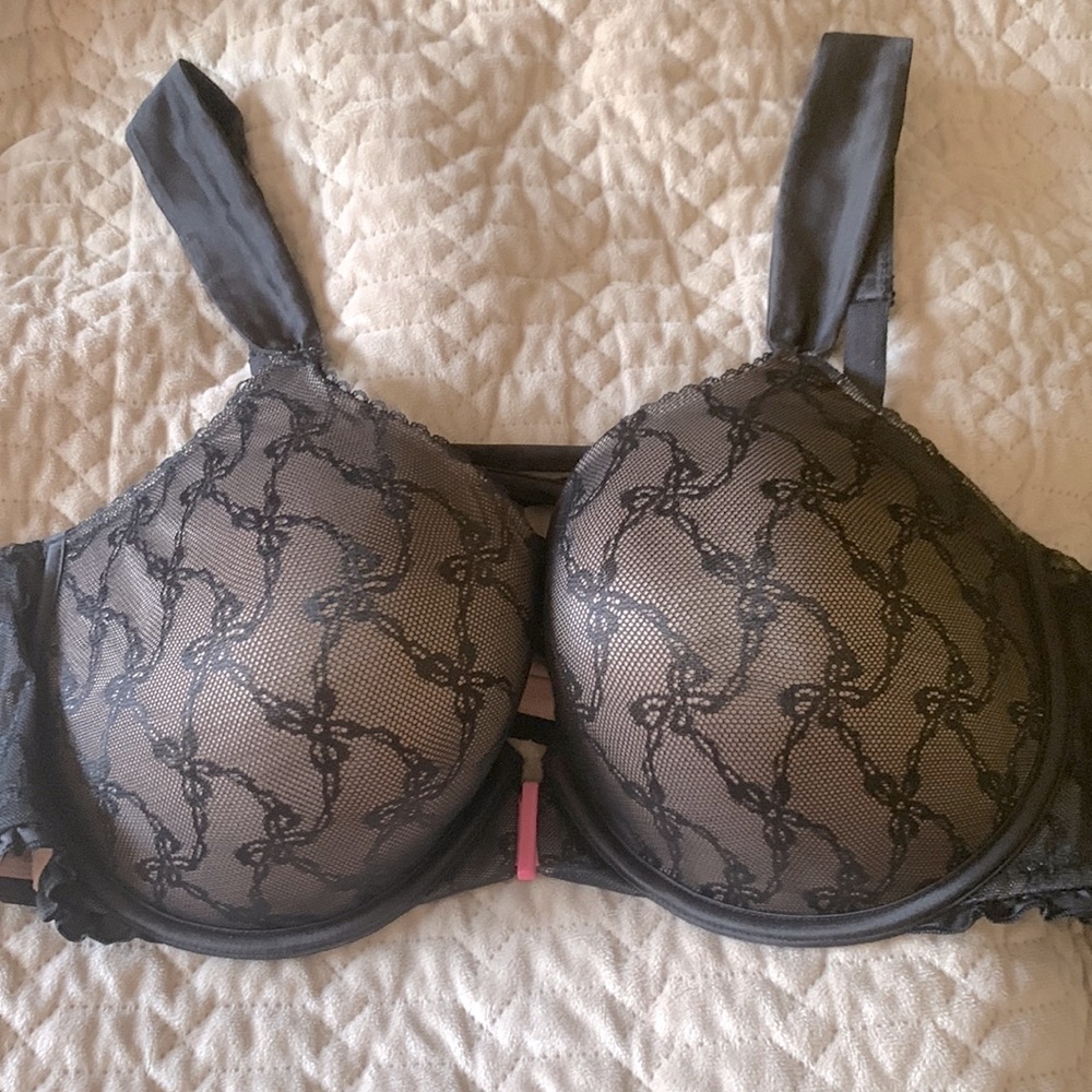 Torrid Betsey Johnson Black Bow 42C Bra